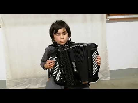 Canguru de Papel /  Paper Kangaroo for accordion - Paulo Jorge Ferreira / Performer: Eduardo Ferreira